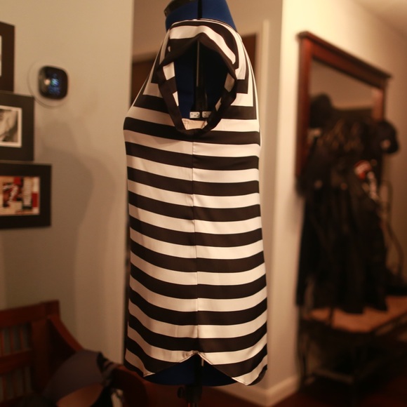 Express Crew Neck Tunic - Small - Picture 2 of 6